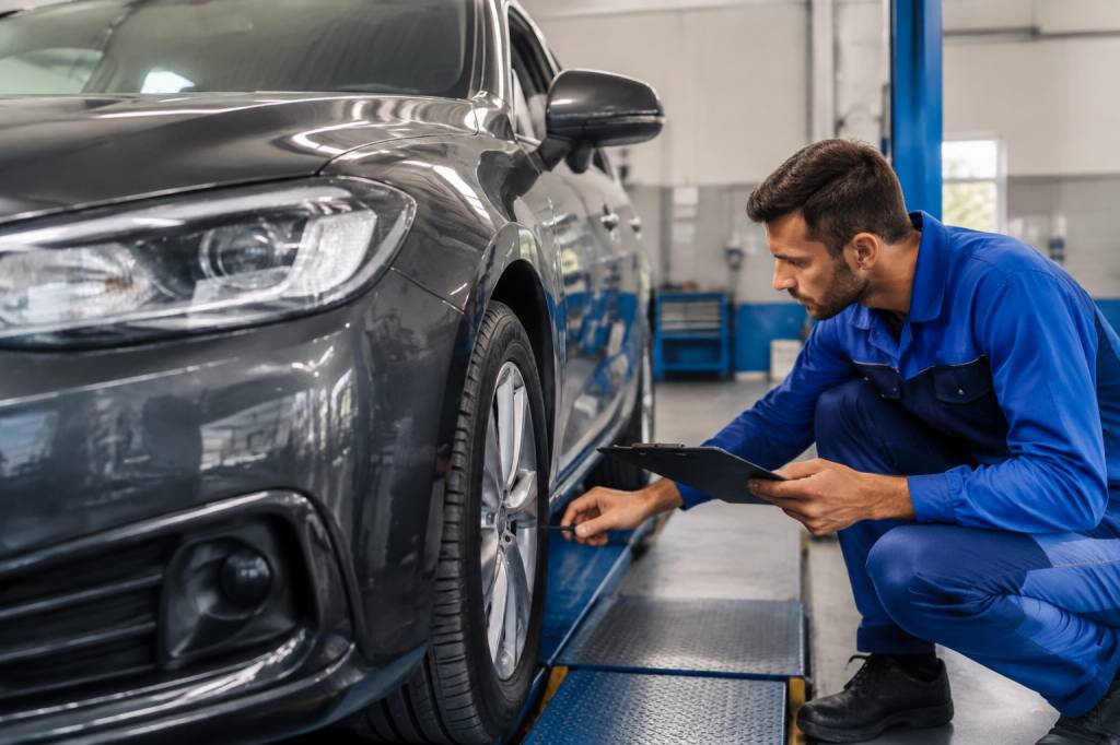 1er contrôle technique voiture : quand le faire et comment s’y préparer ?